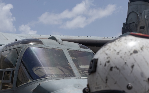 Caraibes 22: U.S. Marines transport members of the French Armed Forces