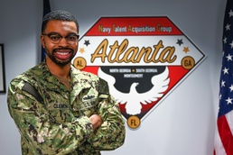 NTAG Atlanta Recruiter uses Social Media to Mentor Future and Junior Sailors