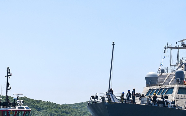 Naval Submarine Base New London (SUBASE) visited by the Littoral Combat Ship USS Minneapolis-Saint Paul (LCS 21)