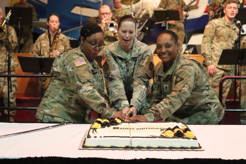 Hundreds celebrate Army’s 247th birthday during Fort McCoy celebration