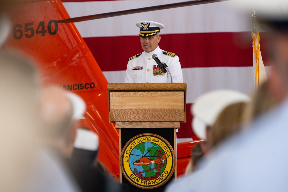 Coast Guard Air Station San Francisco welcomes new commanding officer