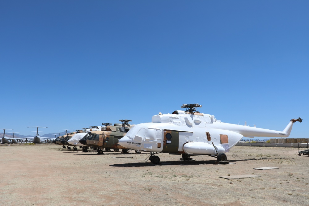 Mi-17 helicopters transport