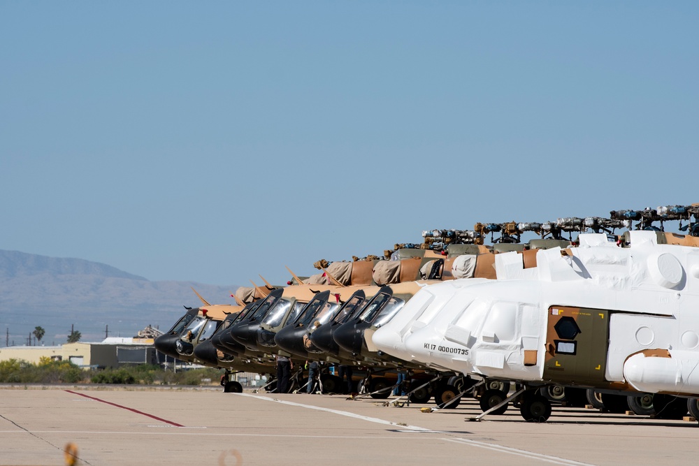 Mi-17 helicopters transport