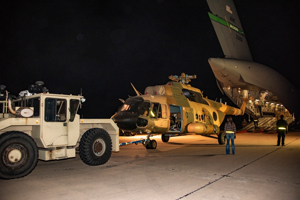 Mi-17 helicopters transport