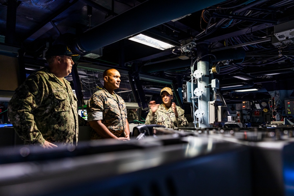 Major General Cavanaugh visits USS Frank E. Petersen, Jr. (DDG-121)