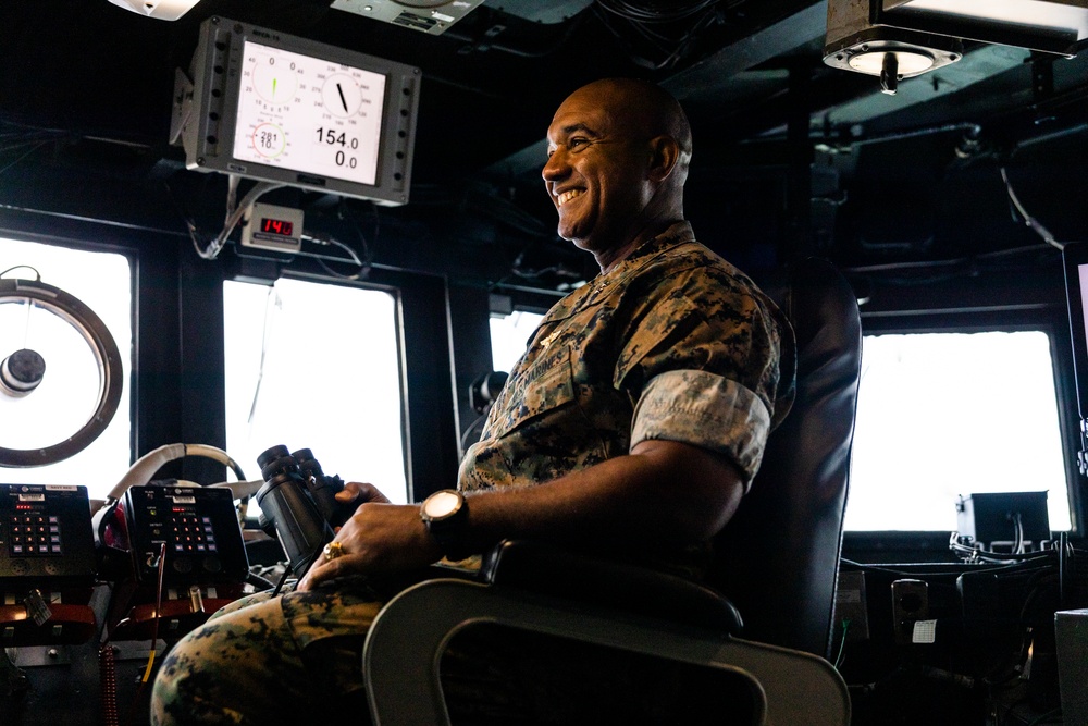 Major General Cavanaugh visits USS Frank E. Petersen, Jr. (DDG-121)