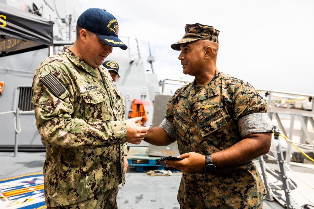 Major General Cavanaugh visits USS Frank E. Petersen, Jr. (DDG-121)