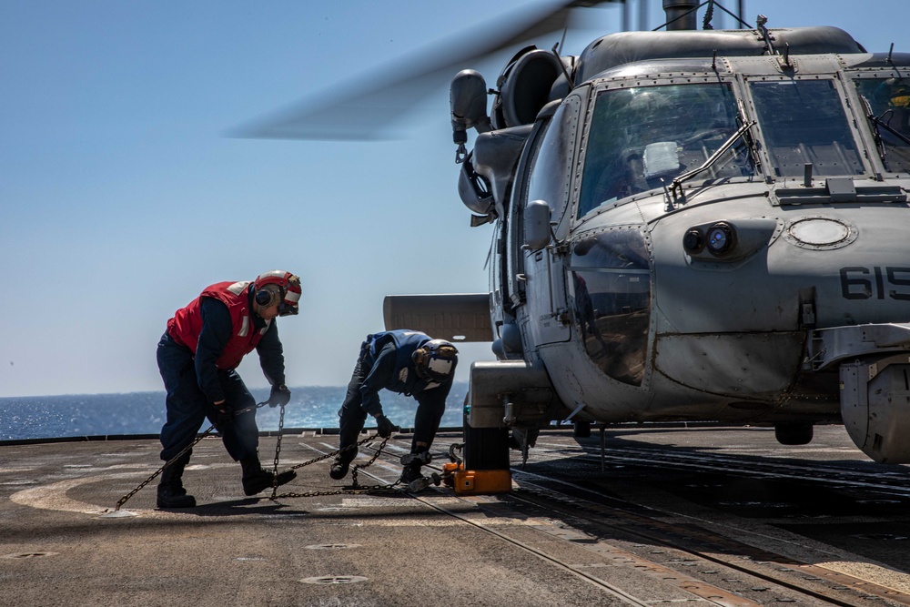 USS San Jacinto conducts flight quarters