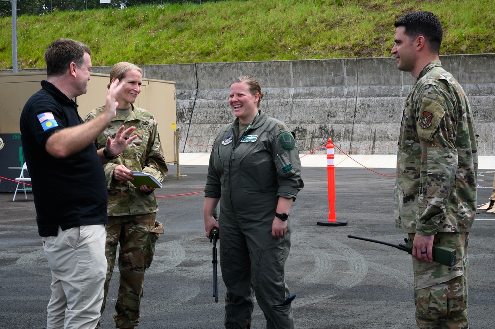 U.S. Ambassador to Palau visits during Valiant Shield 22