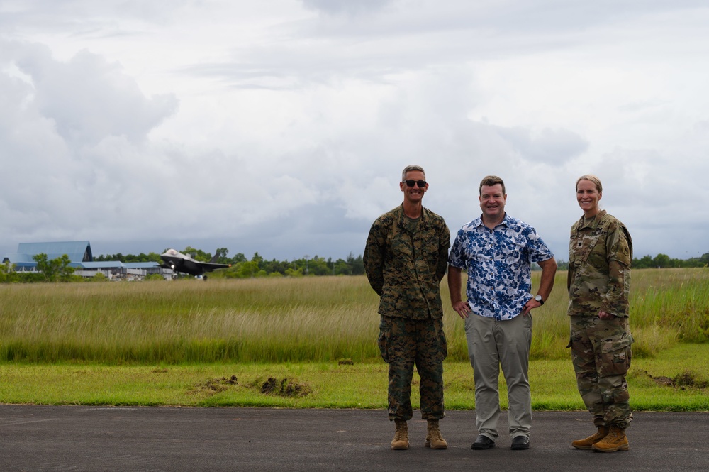 U.S. Ambassador to Palau visits during Valiant Shield 22