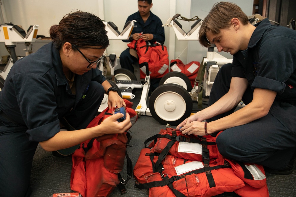 USS George H.W. Bush (CVN 77) Sailors Perform Maintenance