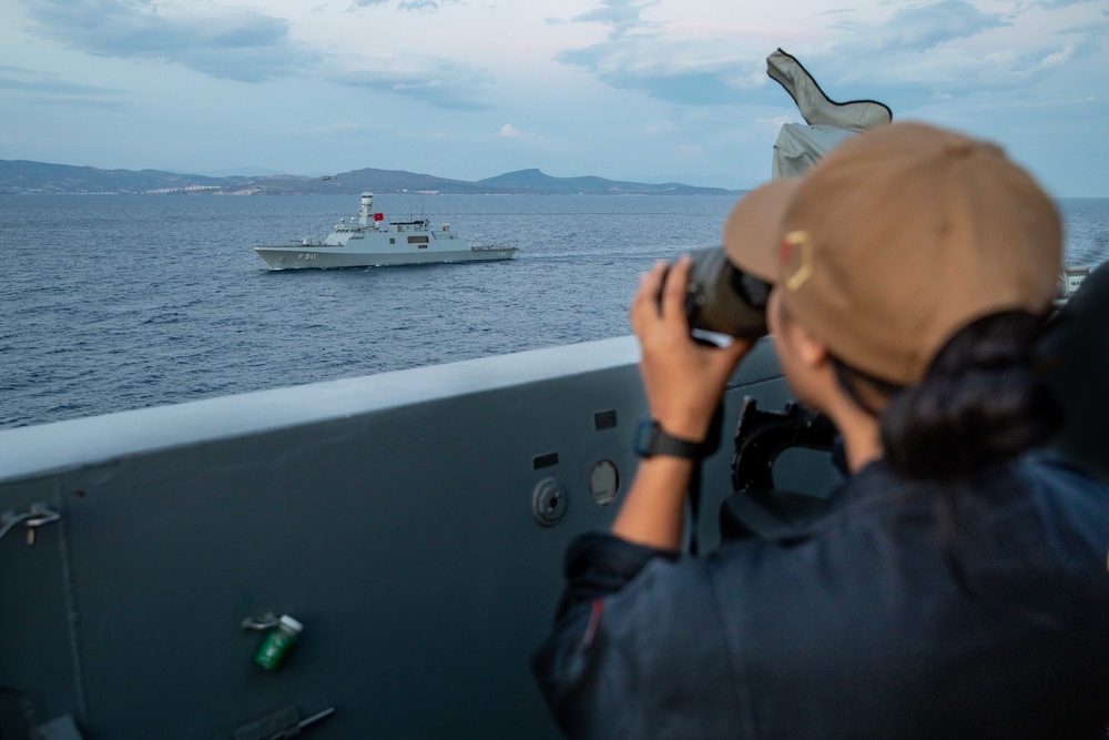 U.S. and Turkish ships render honors during passing exercise