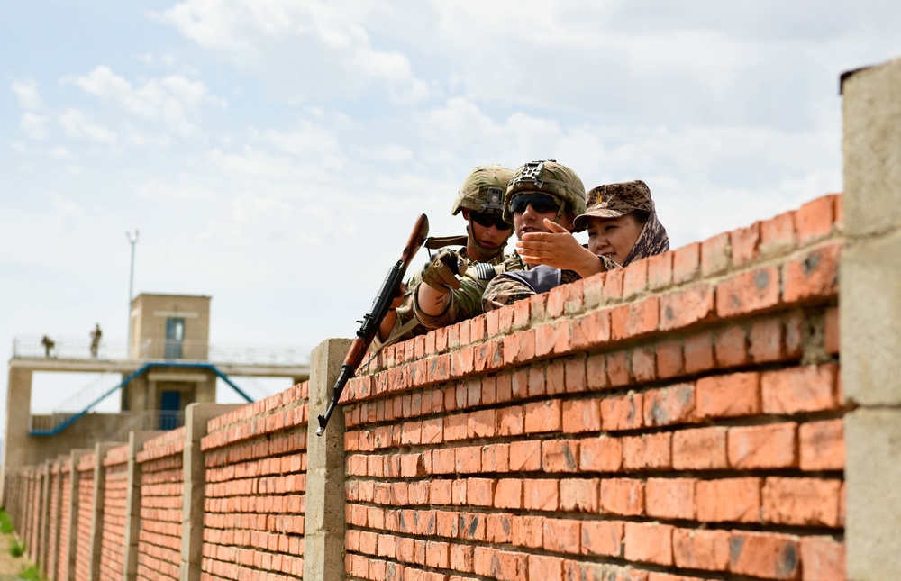 U.S. &amp; Mongolian Armed Forces Conduct Checkpoint Lane Training