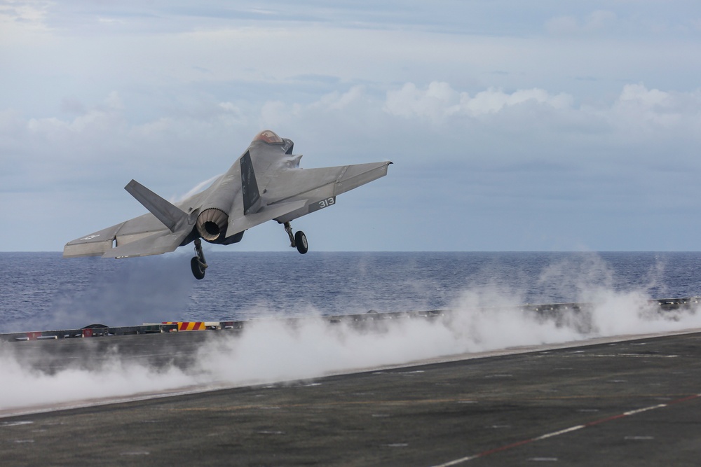 Abraham Lincoln conducts flight operations