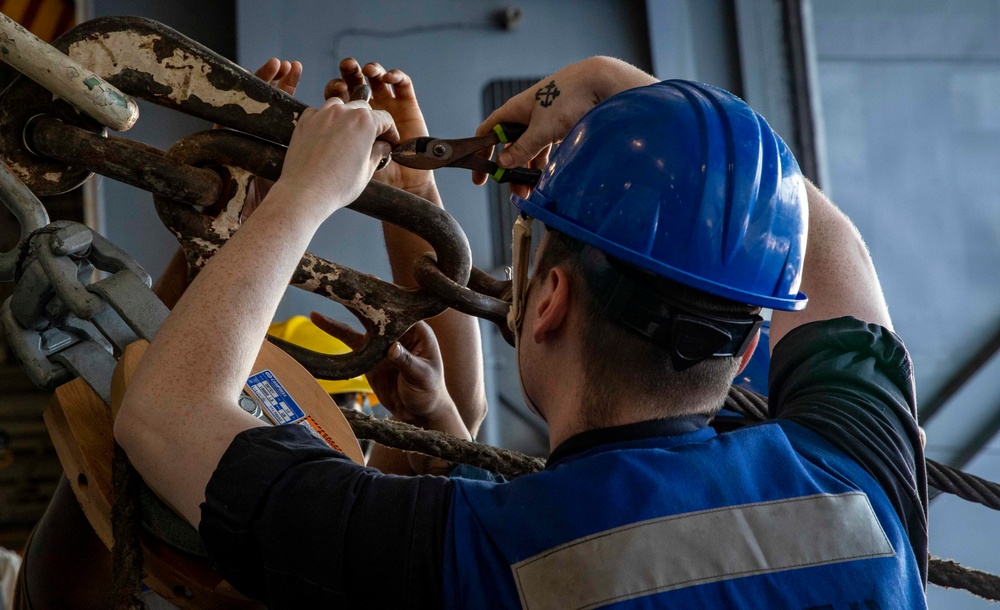 USS George H.W. Bush (CVN 77) Conducts Underway Replenishment