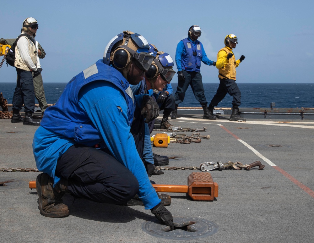 USS Carter Hall Works with VMM 266 During Exercise Caraibes 2022