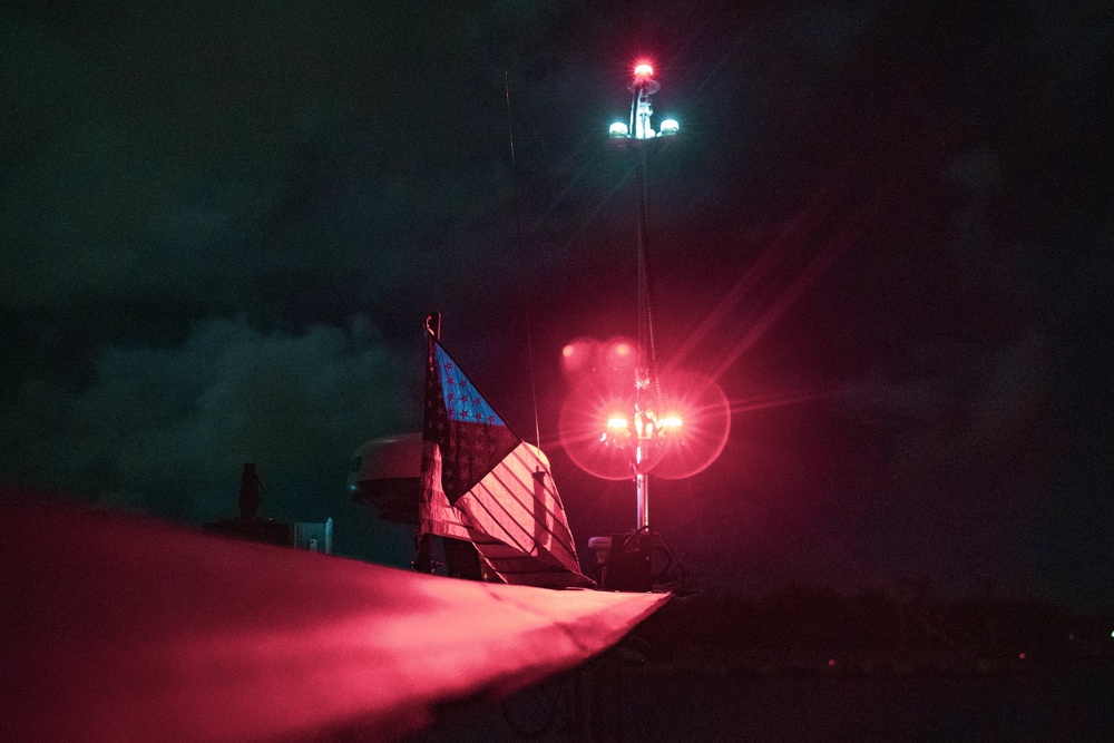 EODMU 5 conduct dives and pier sweep training during Valiant Shield 22