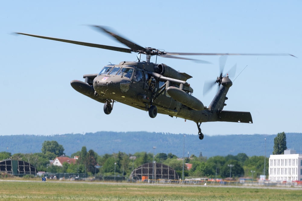 DVIDS - Images - Cougar Battalion Returns Home [Image 3 Of 9]