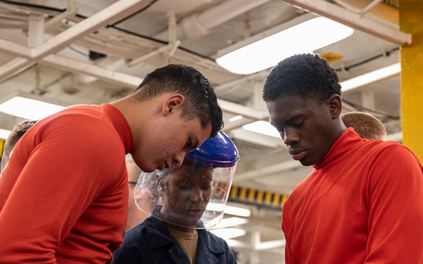 USS George H.W. Bush (CVN 77) Sailors Assemble Airborne Quick Strike Mines