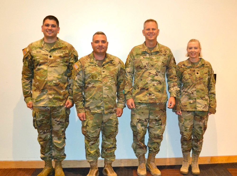 Lt. Col. Fields assumes command of the 98th Signal Battalion