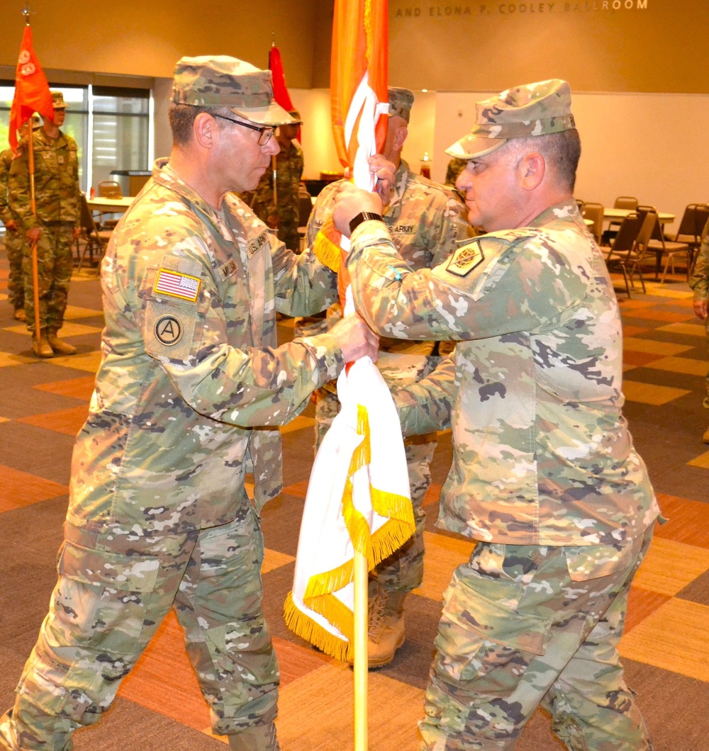 Lt. Col. Fields assumes command of the 98th Signal Battalion