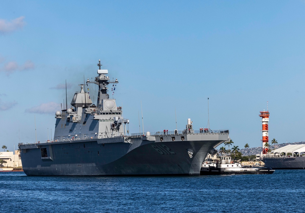 Republic of Korea Navy ship Marado (LPH 6112) Arrives at Pearl Harbor for RIMPAC 2022