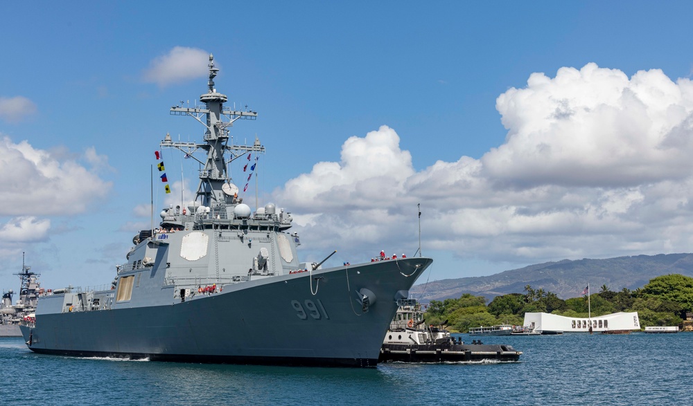 Republic of Korea Navy ship Sejong The Great (DDG 991) Arrives at Pearl Harbor for RIMPAC 2022