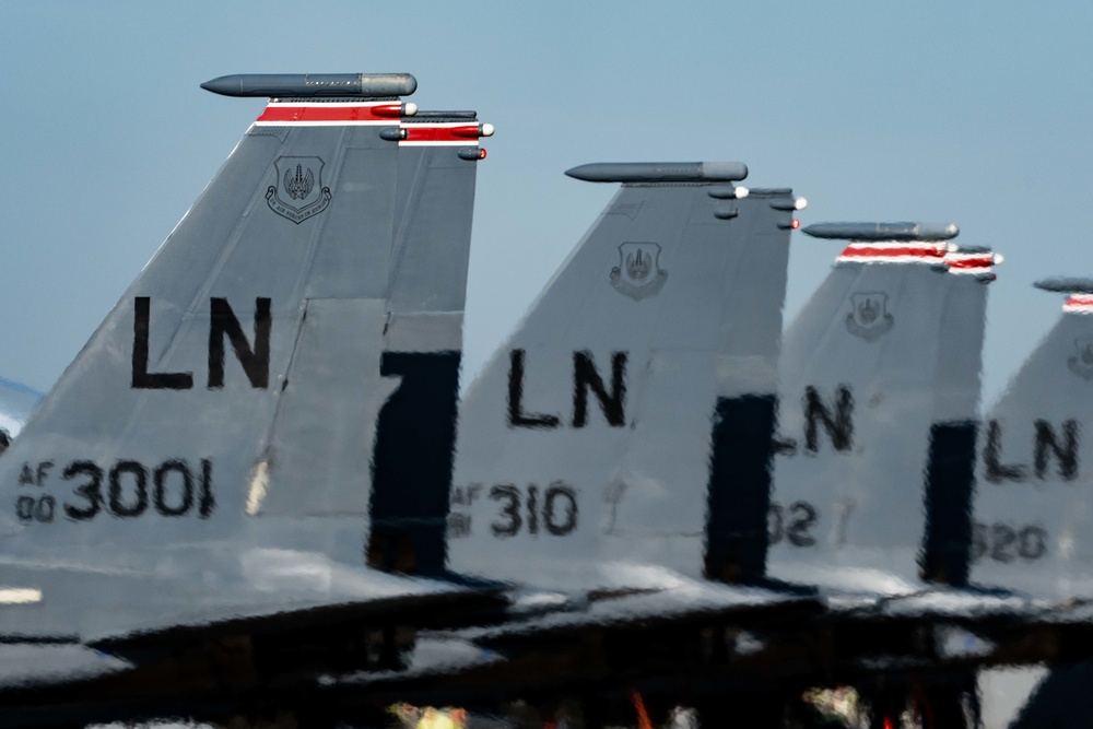 British television crew experiences RAF Lakenheath flight line