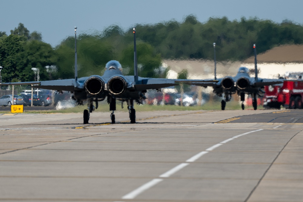 British television crew experiences RAF Lakenheath flight line