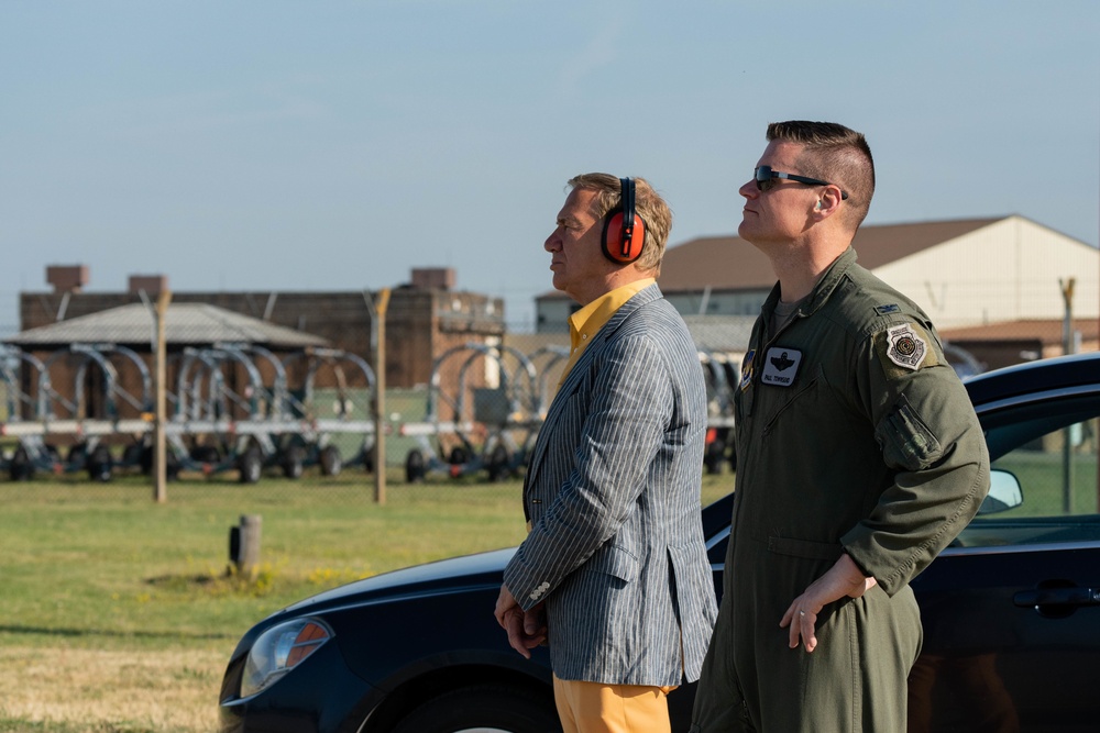 British television crew experiences RAF Lakenheath flight line