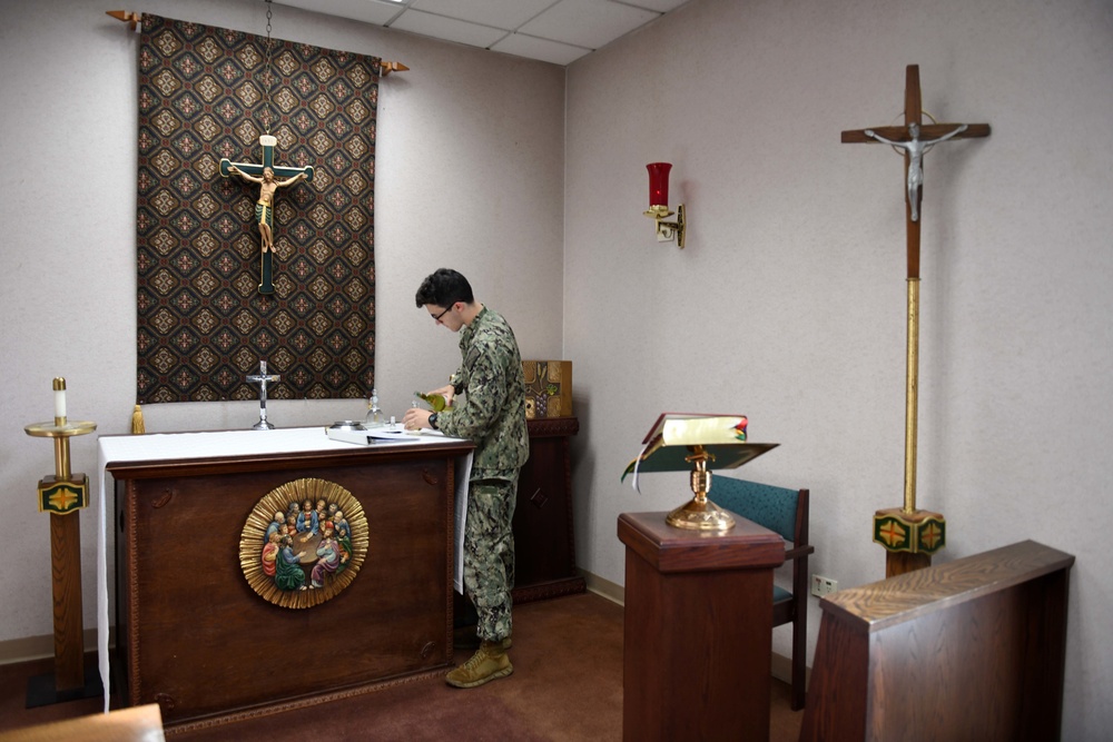 NSA Naples' Chapel Staff Prepares for Catholic Mass