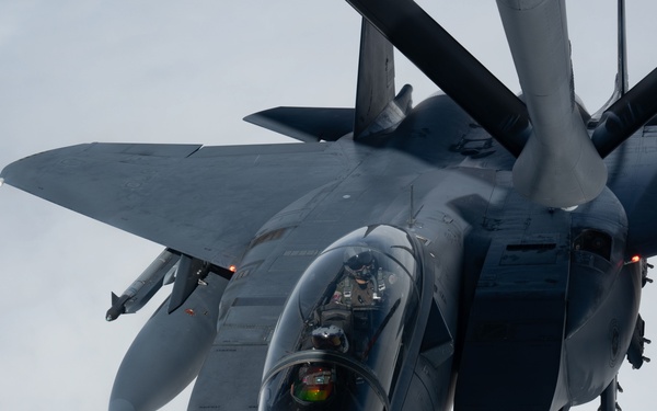 Republic of Singapore Air Force refuels with 92nd Air Refueling Wing