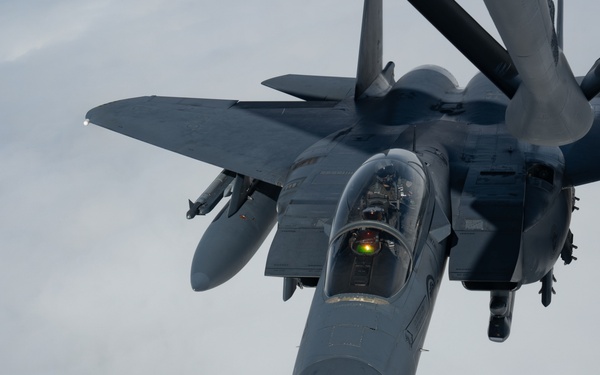 Republic of Singapore Air Force refuels with 92nd Air Refueling Wing