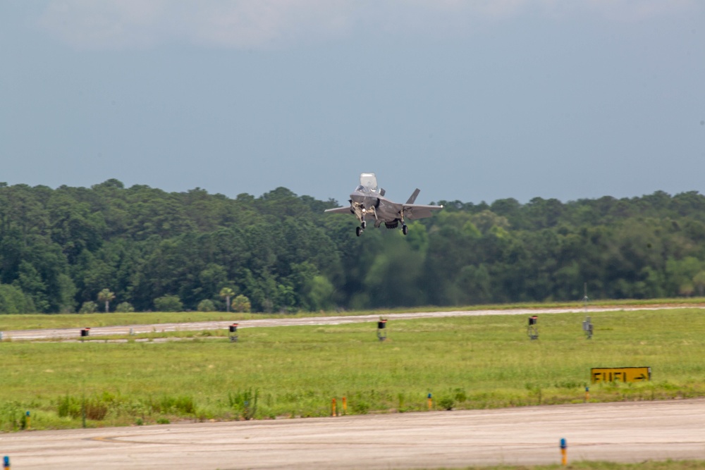 2nd MAW F-35B Lightning II take to the skies