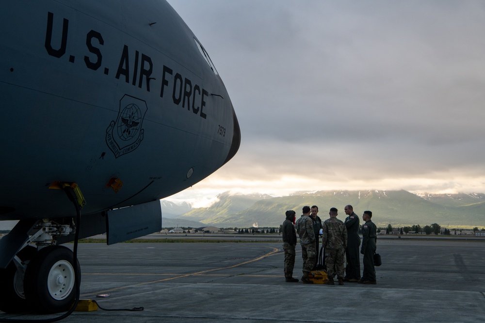 Republic of Singapore Air Force refuels with 92nd ARW