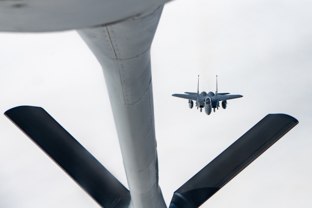 Republic of Singapore Air Force refuels with 92nd ARW