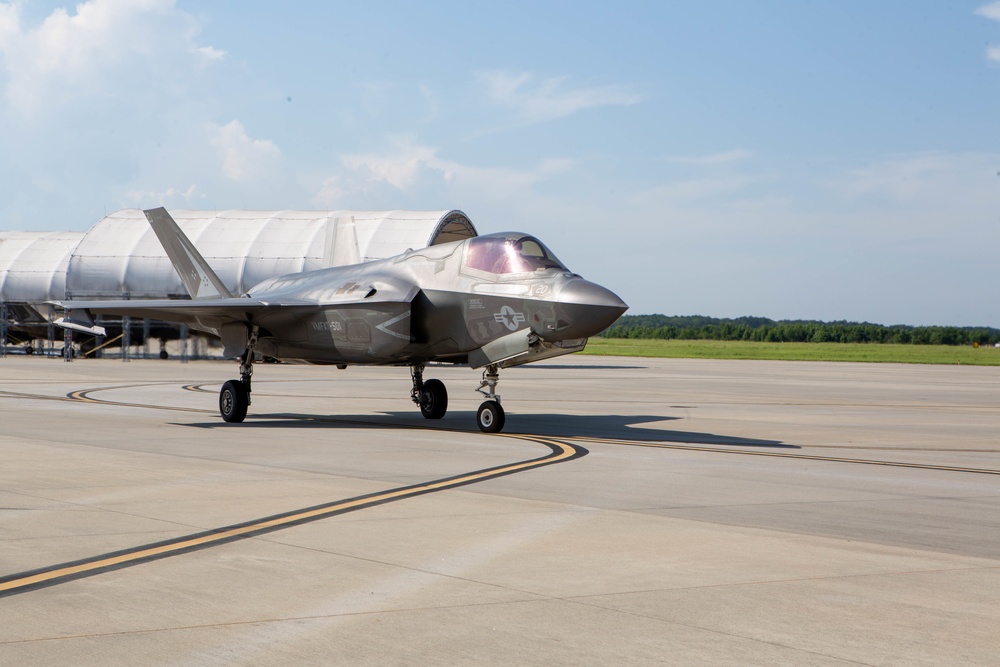 2nd MAW F-35B Lightning II take to the skies