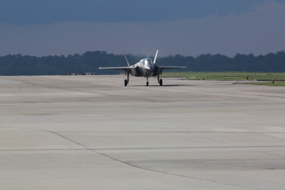 2nd MAW F-35B Lightning II take to the skies