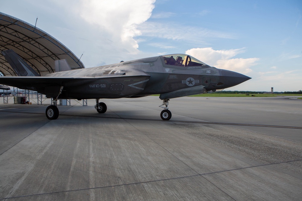 2nd MAW F-35B Lightning II take to the skies