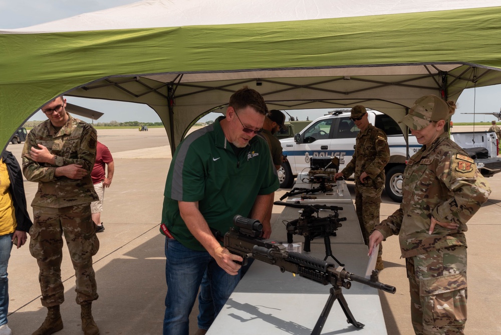 182nd Airlift Wing hosts 2022 Employer Support of Guard and Reserve &quot;Breakfast with the Boss&quot;