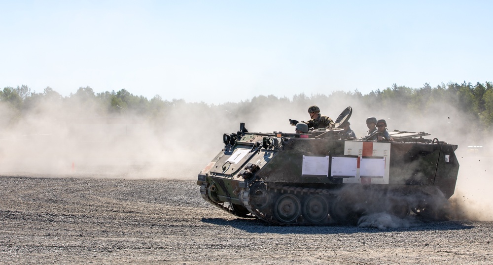 US provides AFU Soldiers with maintanence training on M113 Armored Personnel Carrier