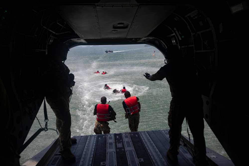 JTF-Bravo 1-228th Aviation Regiment participate in Helocast for Fuerzas Comando 2022