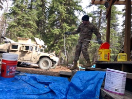 Alaska Guardsmen assist in flood recovery efforts in Manley Hot Springs