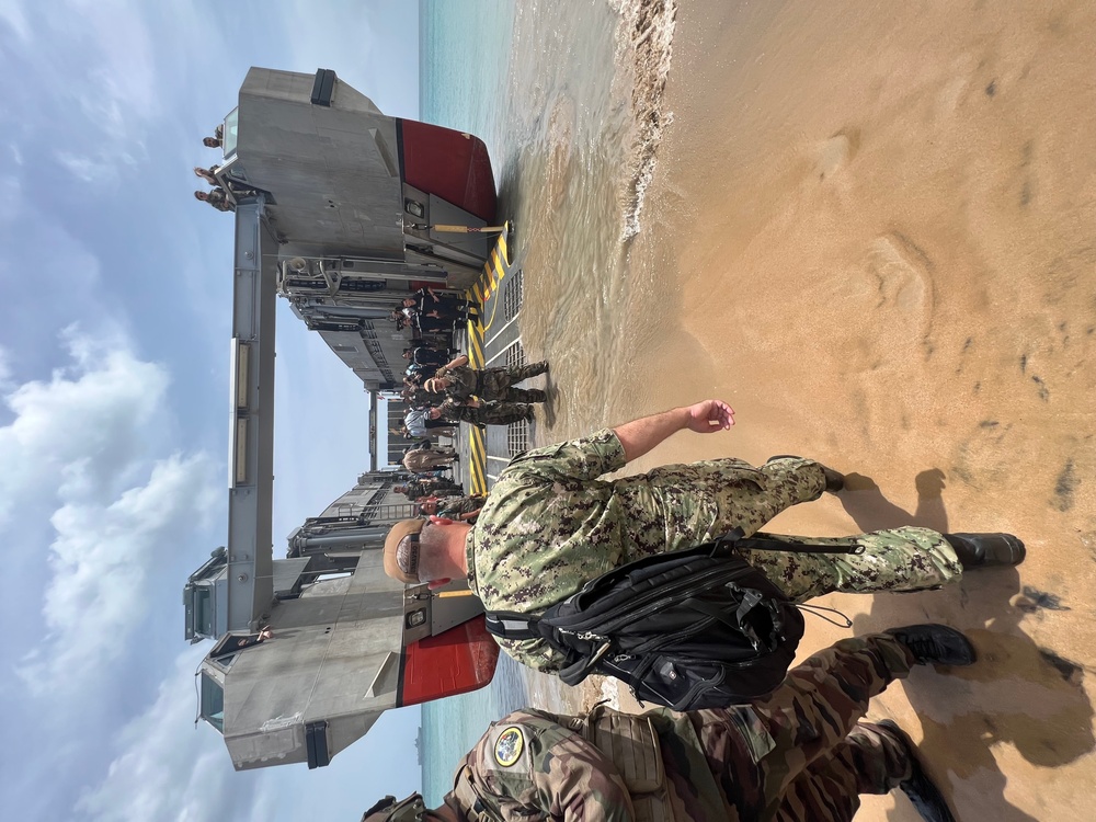 U.S. and French Marines Work Together on DV Day During Exercise Caraibes 2022