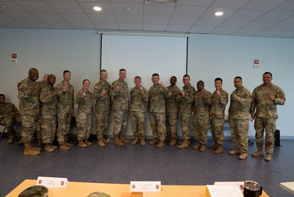 BG Norris Recognizes Soldiers of The 1TSB