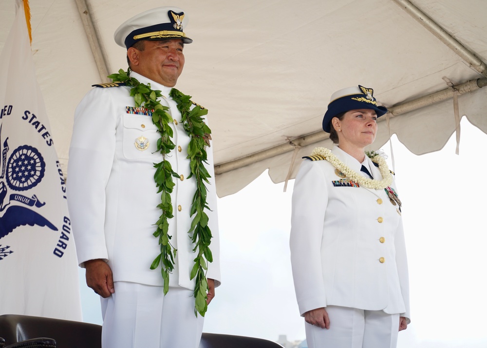 Coast Guard Sector Honolulu holds change of command ceremony