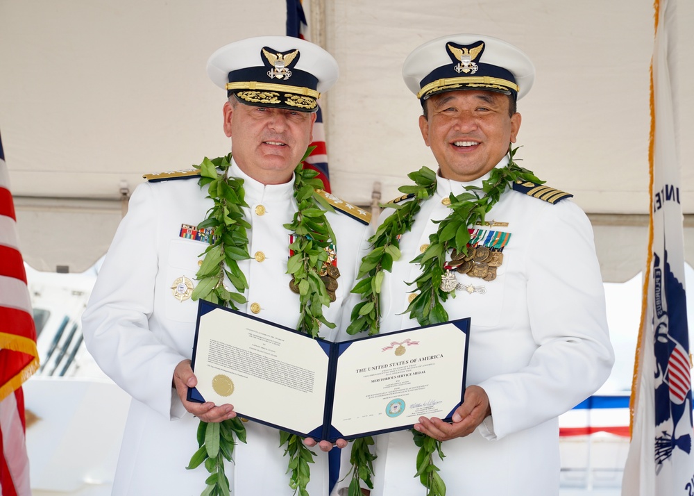 Coast Guard Sector Honolulu holds change of command ceremony