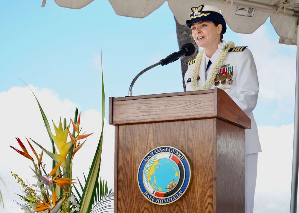 Coast Guard Sector Honolulu holds change of command ceremony