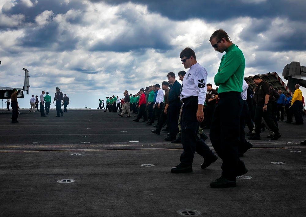 USS George H.W. Bush (CVN 77) Sailors Perform Foreign Object Debris (FOD) Walkdown