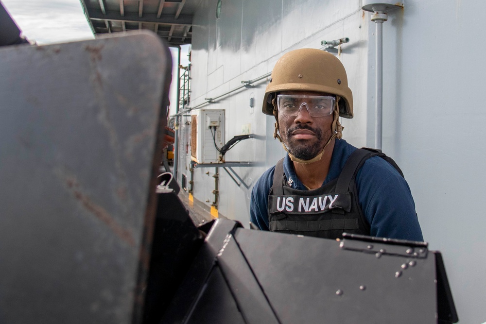 USS Frank Cable Arrives in Singapore